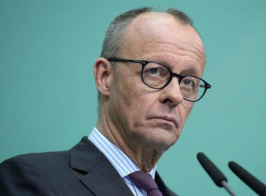 Послаблення санкцій проти російської нафти викликало критику в Європі фото