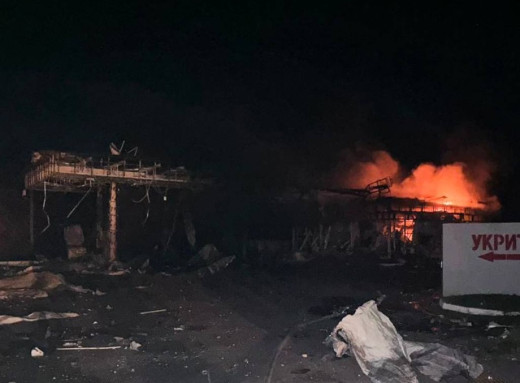 У Тростянецькій громаді внаслідок нічної атаки російських дронів поранені четверо людей фото