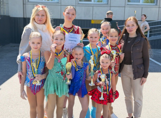 Сумські фігуристки здобули вісім медалей на турнірі в Кременчуці фото