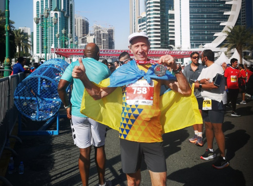 Сум’янин Сергій Панченко здобув срібну медаль на марафоні в Катарі фото