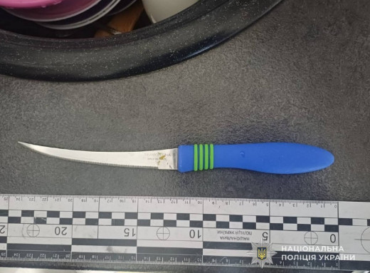 У Сумах жінка підрізала свого чоловіка та намагалася звинуватити в цьому «незнайомців» фото