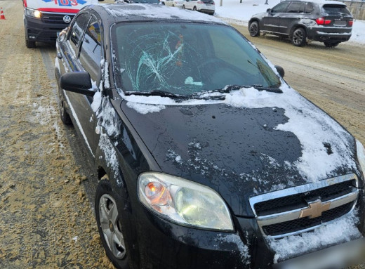 ДТП на проспекті Лушпи: на пішохідному переході постраждала жінка фото