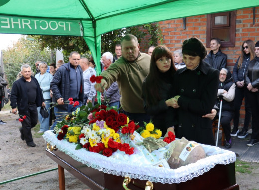 У Тростянці попрощалися із захисником Сергієм Ващуком фото У Тростянці попрощалися із захисником Сергієм Ващуком фото