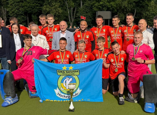 Хокеїсти з Шостки та Сум перемогли у Суперлізі Чемпіонату України з хокею на траві фото Хокеїсти з Шостки та Сум перемогли у Суперлізі Чемпіонату України з хокею на траві фото