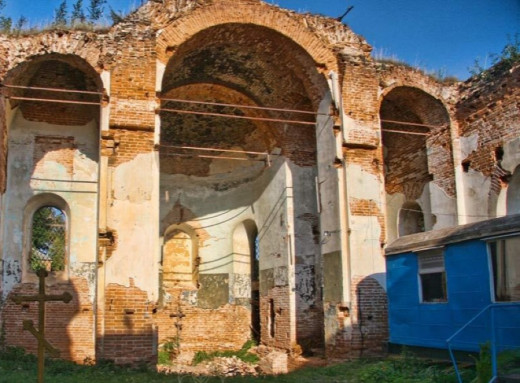 У Битиці від російських авіаударів пошкоджено церкву УПЦ (МП) фото У Битиці від російських авіаударів пошкоджено церкву УПЦ (МП) фото