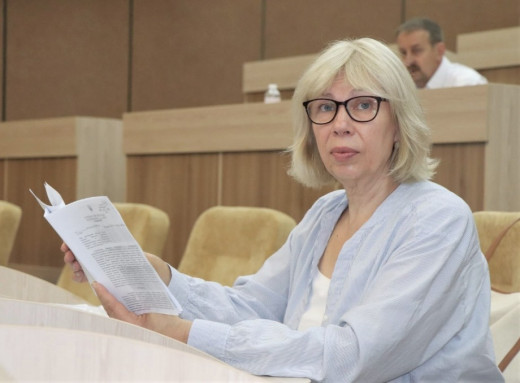 У Сумській міськраді депутатка Ірина Дяденко вийшла з фракції «Сила і честь» фото У Сумській міськраді депутатка Ірина Дяденко вийшла з фракції «Сила і честь» фото