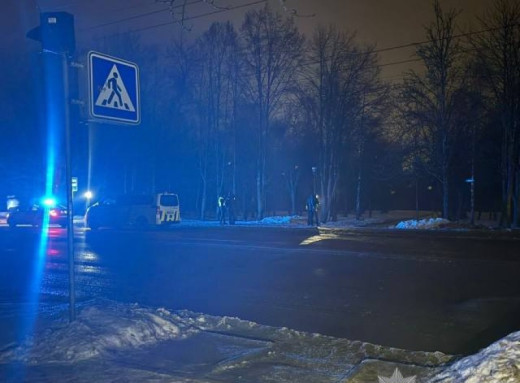 У Сумах розшукують водія позашляховика, який збив підлітка на «зебрі» та втік фото