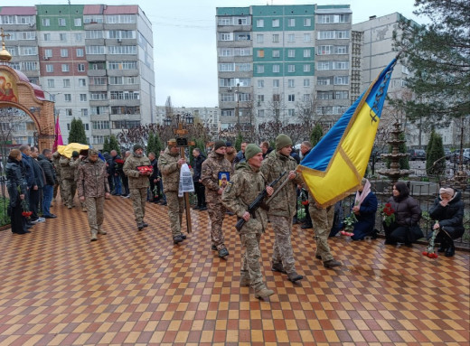 Сумська громада провела в останню путь командира зенітного відділення Сергія Бондаренка фото