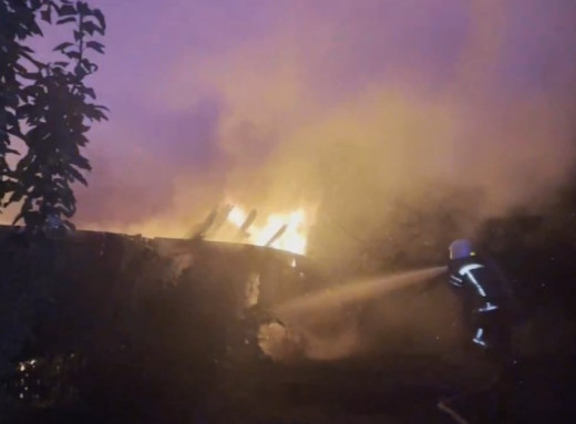 Пожежі на Сумщині: у Конотопі травмовано чоловіка фото Пожежі на Сумщині: у Конотопі травмовано чоловіка фото