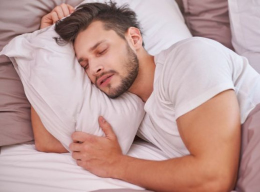 😴 Названо позу сну, яка свідчить про проблеми з нервовою системою фото