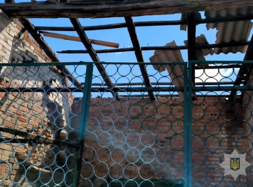 На Сумщині окупанти пошкодили будинок і ферму фото