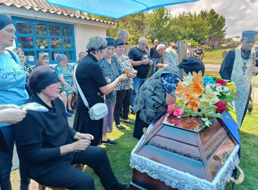 Буринська громада попрощалася із загиблим захисником Сергієм Тюріним фото Буринська громада попрощалася із загиблим захисником Сергієм Тюріним фото