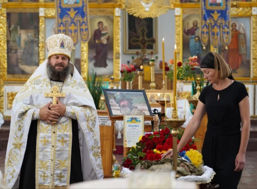 В Охтирці попрощалися із захисником Олександром Федоренком фото