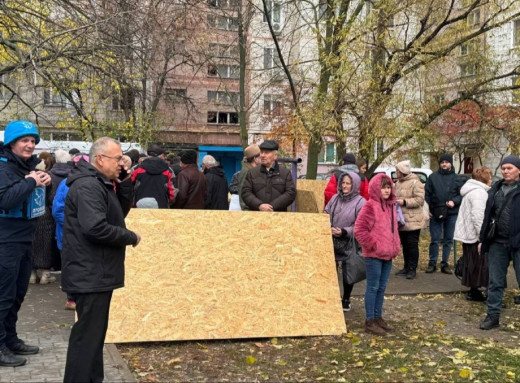 Триває ліквідація наслідків ворожої атаки в Сумах: закрито 281 пошкоджену конструкцію фото Триває ліквідація наслідків ворожої атаки в Сумах: закрито 281 пошкоджену конструкцію фото