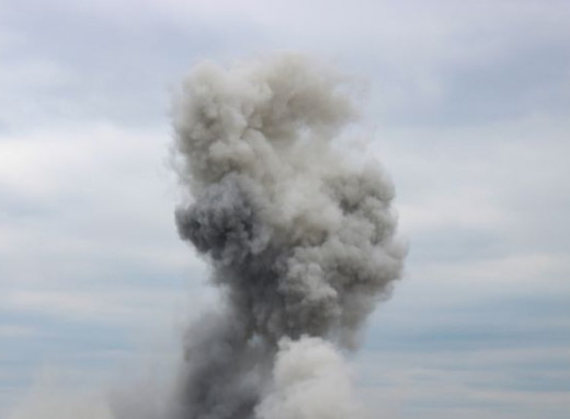 Дрони над Росією, що відомо про пожежу біля НПЗ у Ярославлі та наслідки у Твері фото