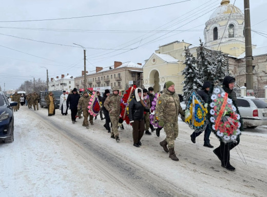 В Охтирці поховали нацгвардійця з Великописарівщини Артема Соловйова фото