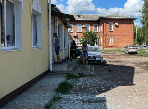 Суми атакували п’ять БпЛА: загинула жінка, є поранені фото Суми атакували п’ять БпЛА: загинула жінка, є поранені фото