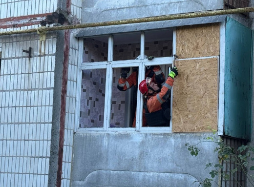 Підрахунок наслідків нічної атаки на Суми: 13 пошкоджених будівель фото