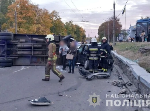 У Сумах сталася ДТП за участю маршрутки: 8 постраждалих фото