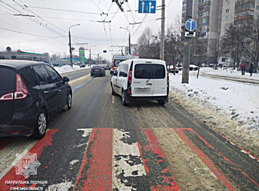 Сум’яни просять встановити світлофор біля “Епіцентру” фото