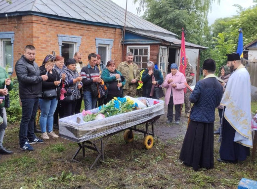 На Роменщині попрощалися із захисником Миколою Бобровим фото На Роменщині попрощалися із захисником Миколою Бобровим фото