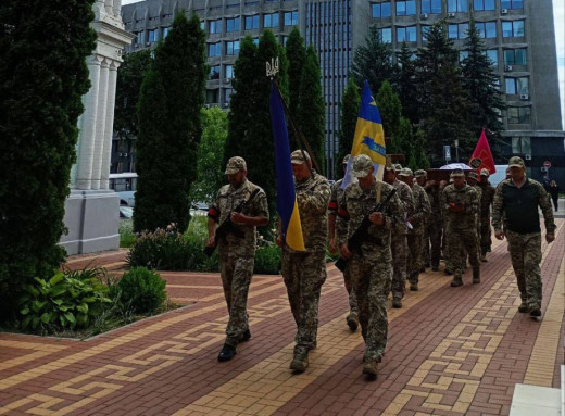Сум’яни попрощалися із захисником Михайлом Мартиненком фото Сум’яни попрощалися із захисником Михайлом Мартиненком фото