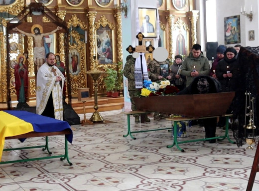 На Конотопщині попрощалися із захисником Русланом Сушком фото