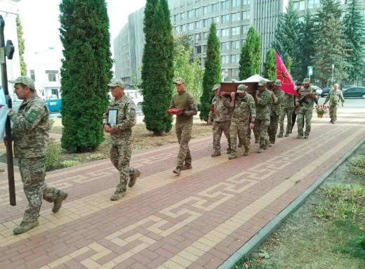 Сум’яни попрощалися із загиблим захисником Андрієм Ганжалою фото