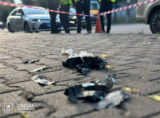Ворожий БПЛА атакував Суми: пошкоджено вікна маршрутки та будинків фото