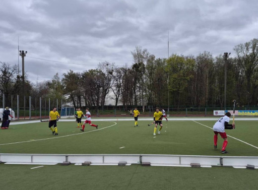 Команди з Сумщини очолили чемпіонат України з хокею 5S серед юнаків та дівчат фото