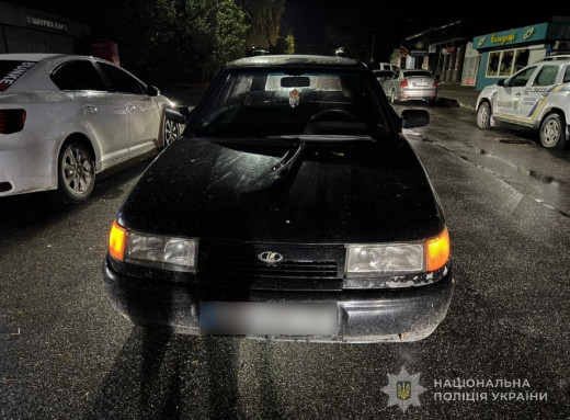 У Глухові автомобіль збив 19-річну дівчину, яка переходила дорогу в невстановленому місці фото