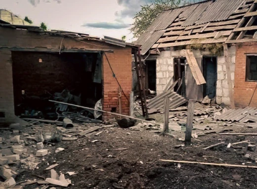 Наслідки обстрілів Сумщини: 5 поранених, 25 пошкоджених будинків фото