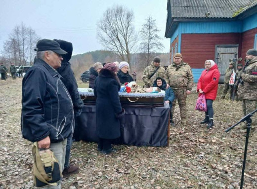 На Ямпільщині попрощалися із захисником Олегом Плаксою фото