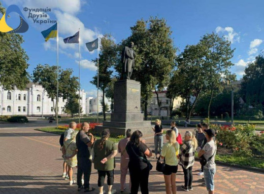 У Сумах провели екскурсію для людей з порушеннями слуху фото У Сумах провели екскурсію для людей з порушеннями слуху фото