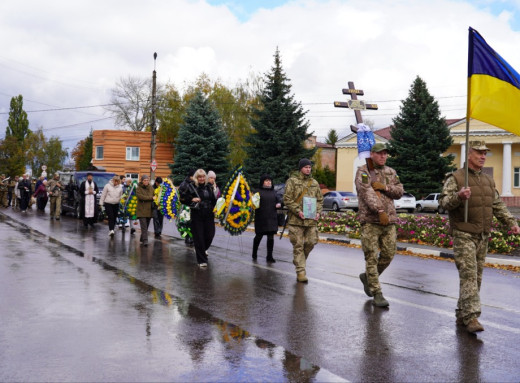 В Охтирці попрощалися із солдатом Валерієм Дацюком фото В Охтирці попрощалися із солдатом Валерієм Дацюком фото