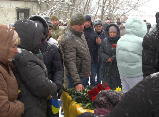 У Шостці провели в останню путь штаб-сержанта Романа Мороза фото