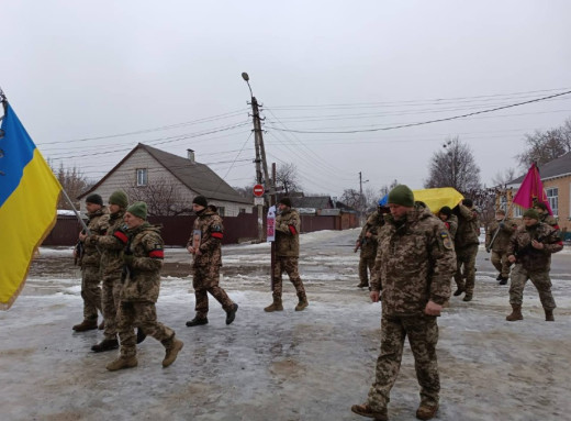 Сумська громада провела в останню путь воїна Сергія Соломянікова фото