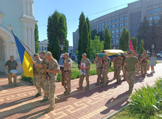 Суми попрощалися із захисником Олександром Бабаком фото Суми попрощалися із захисником Олександром Бабаком фото