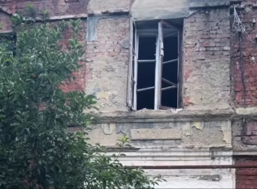 У Сумах один із пошкоджених під час атаки будинків піде під знесення фото