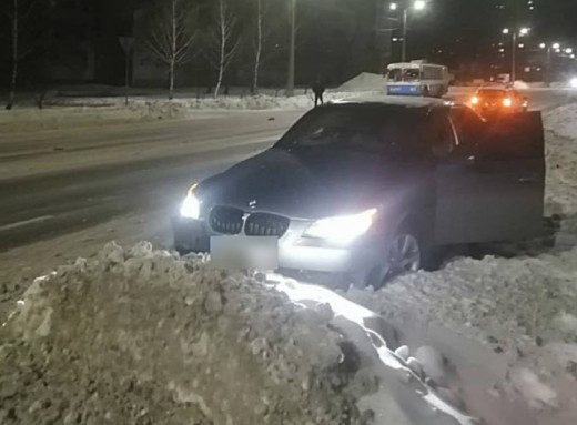 ДТП на Героїв Крут: нетверезий водій BMW протаранив тролейбус фото