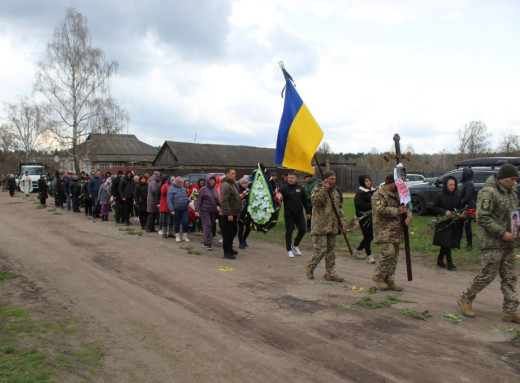 На Лебединщині попрощалися із загиблим захисником Романом Забугою фото