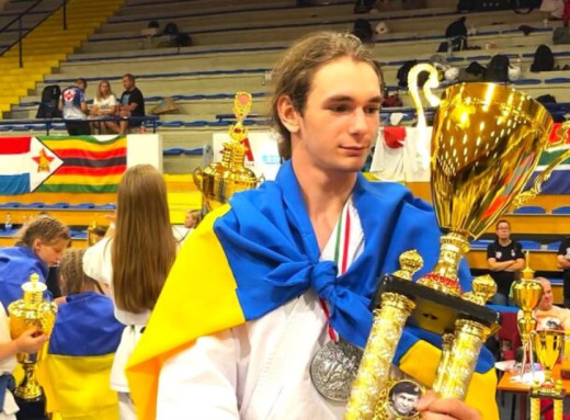 Боєць із Ромен виборов "срібло" на чемпіонаті світу фото Боєць із Ромен виборов "срібло" на чемпіонаті світу фото