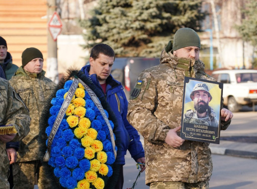 Охтирчани попрощалися із захисником Петром Шабановим фото