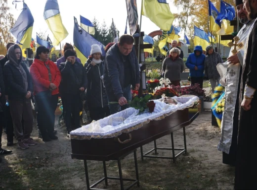 В Охтирці попрощалися із захисником Дмитром Ступівцевим фото