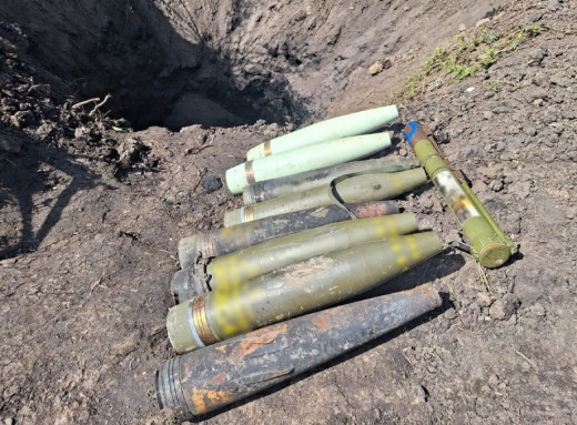 Сапери-прикордонники знищили 10 тонн вибухівки у Сумській громаді фото