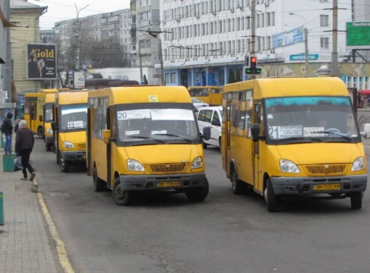 У Сумах збираються підвищити вартість проїзду в маршрутках фото