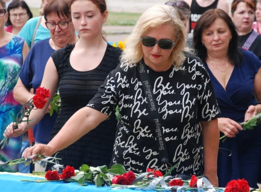 У Шостці попрощалися із захисником Євгенієм Євтушенком фото