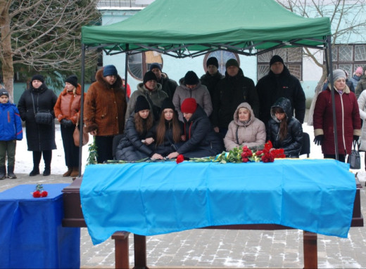 У Шостці попрощалися із захисником Едуардом Гречкою фото