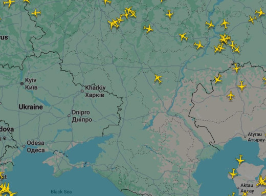 У Росії обмежили роботу 13 аеропортів через пошкодження в Ростові-на-Дону фото