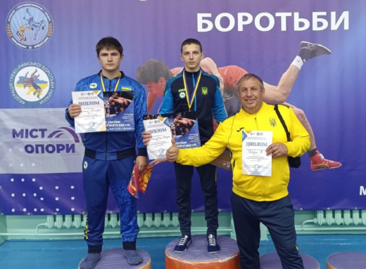 Конотопські борці вибороли золоту та срібну медалі на чемпіонаті України фото